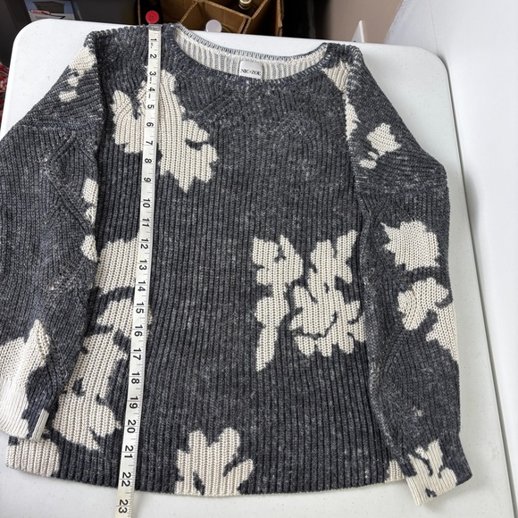NIC + ZOE Pattern Sweater - Picture 5 of 8